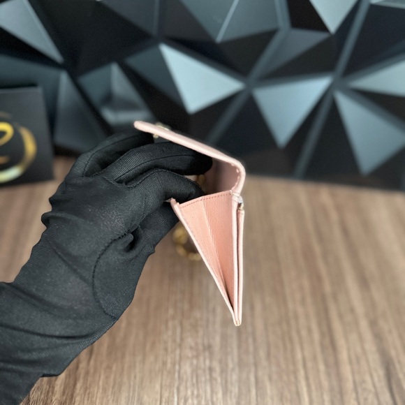 CHANEL Coco Button Coin & Key Case - Picture 16 of 17